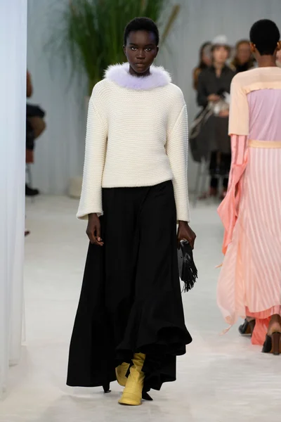 Look 24
